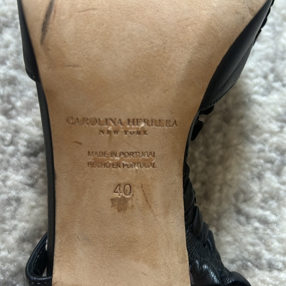 Carolina Herrera Ruffle Heels Stiletto Black sz 40 - Picture 7 of 9